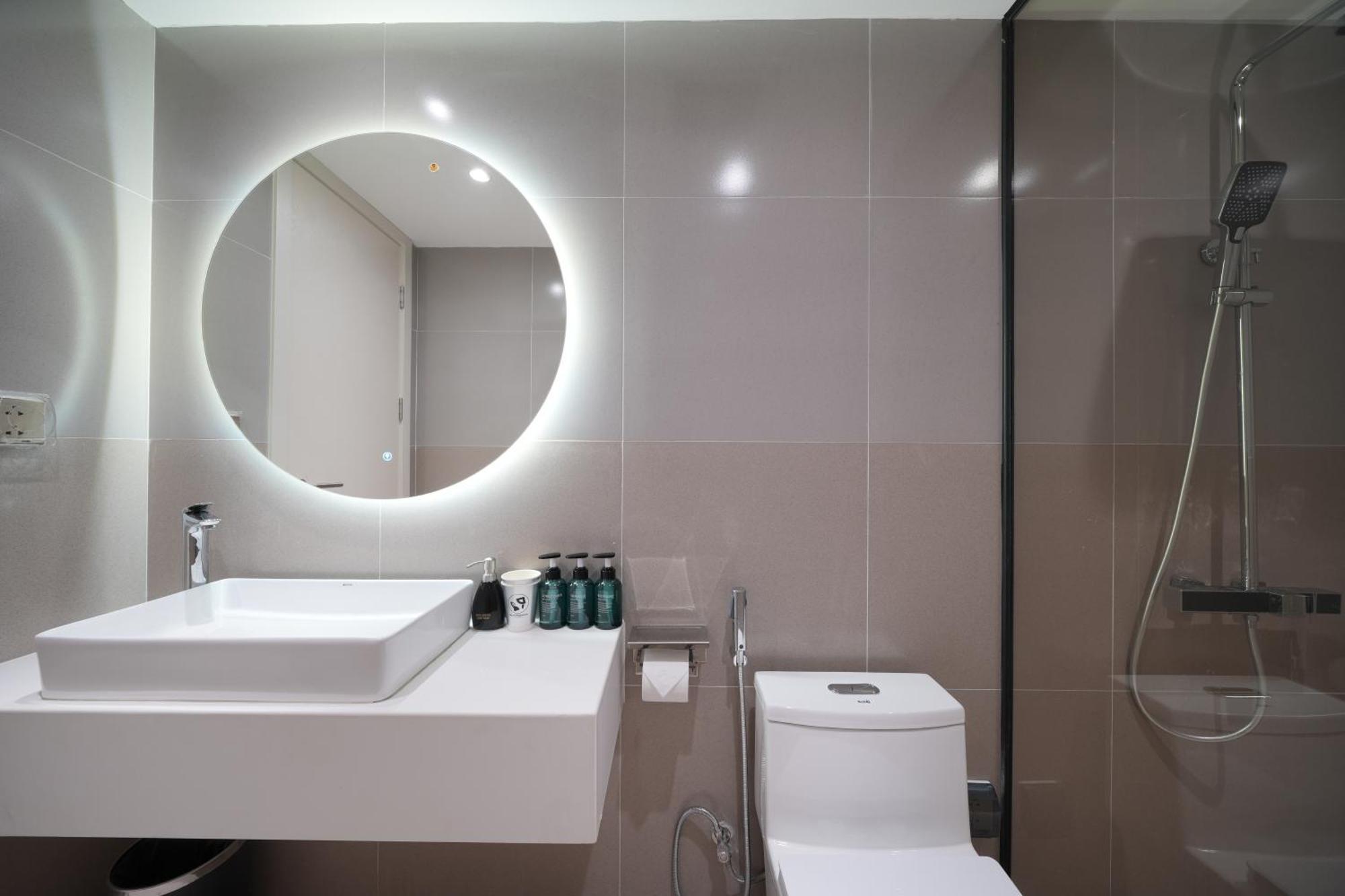 Căn hộ Ho 3 Phong Ngu View Ho Tay Tang 6 *